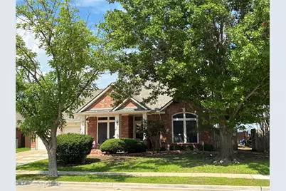 4556 Friars Lane, Grand Prairie, TX 75052 - Photo 2
