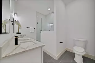 1130 E Hattie St, Fort Worth, TX 76104 - Photo 20