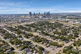 1130 E Hattie St, Fort Worth, TX 76104 - Photo 6