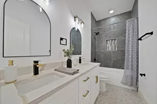 1130 E Hattie St, Fort Worth, TX 76104 - Photo 24