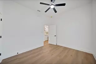 1130 E Hattie St, Fort Worth, TX 76104 - Photo 22