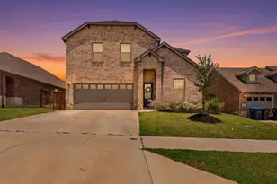 5725 Castle Peak Bnd, Fort Worth, TX 76126 - Photo 2