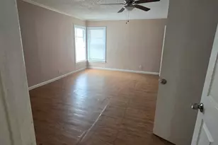 4503 Bradshaw St, Dallas, TX 75215 - Photo 14