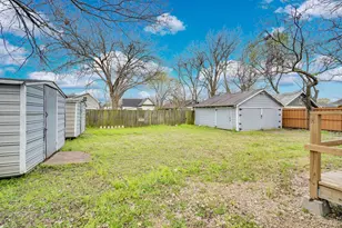 205 W Latimer St, Ennis, TX 75119 - Photo 26