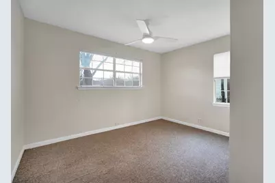 205 W Latimer Street, Ennis, TX 75119 - Photo 18