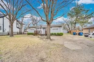 205 W Latimer St, Ennis, TX 75119 - Photo 4