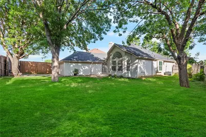 2901 Panorama Drive, Carrollton, TX 75007 - Photo 6