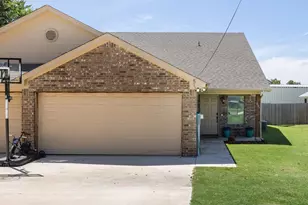 403 W 5th St, Tolar, TX 76476 - Photo 4