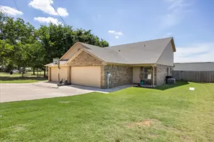 403 W 5th St, Tolar, TX 76476 - Photo 2