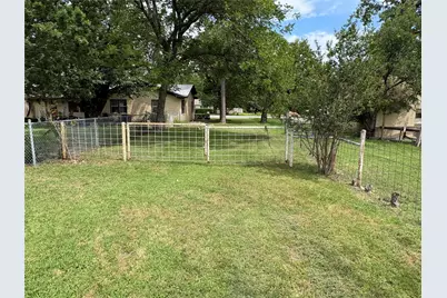 323 S Fisher Street, Gorman, TX 76454 - Photo 16