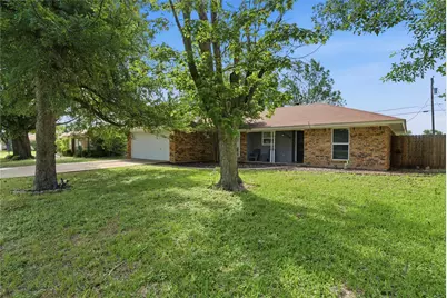 119 Blue Jay Street, Stephenville, TX 76401 - Photo 2