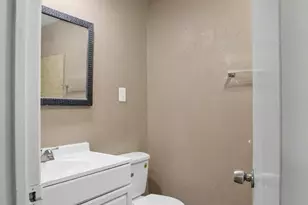 805 Cherry Hills Dr, Lancaster, TX 75134 - Photo 10