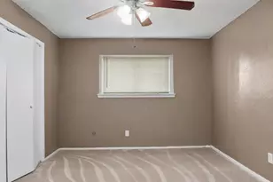 805 Cherry Hills Dr, Lancaster, TX 75134 - Photo 2