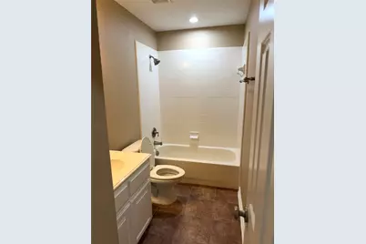 509 S Hampton Court, Lewisville, TX 75056 - Photo 30