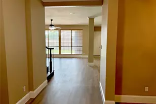 509 S Hampton Ct, Lewisville, TX 75056 - Photo 4