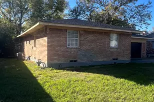 2419 N Prairie Creek Rd, Dallas, TX 75227 - Photo 2