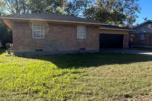 2419 N Prairie Creek Rd, Dallas, TX 75227 - Photo 1