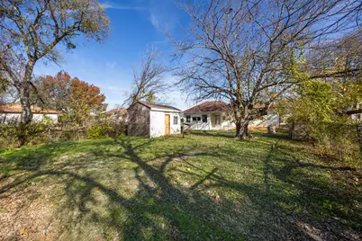 3827 Vineyard Drive, Dallas, TX 75212 - Photo 18