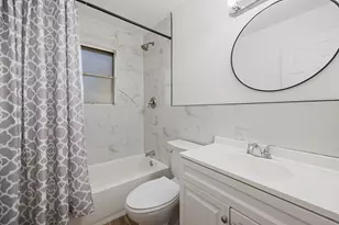 3827 Vineyard Dr, Dallas, TX 75212 - Photo 14