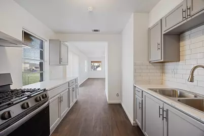 3827 Vineyard Drive, Dallas, TX 75212 - Photo 8