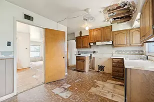 1112 E Ann Arbor Ave, Dallas, TX 75216 - Photo 10