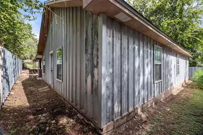 3620 Montgomery, Granbury, TX 76049 - Photo 4