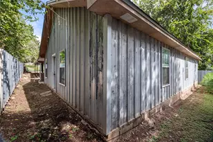 3620 Montgomery, Granbury, TX 76049 - Photo 4