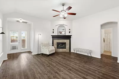300 Conroe Circle, Lantana, TX 76226 - Photo 10