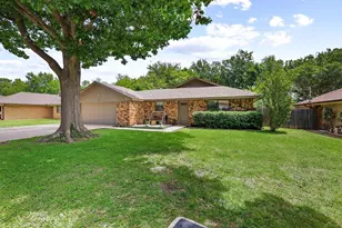 713 Patricia Dr, Sherman, TX 75090 - Photo 2