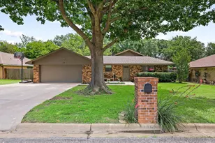 713 Patricia Dr, Sherman, TX 75090 - Photo 1