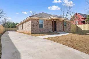 1126 N 11th St, Waco, TX 76707 - Photo 2