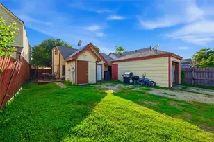 10464 Woodleaf Dr, Dallas, TX 75227 - Photo 18