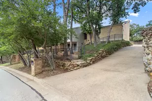 905 Crowley Rd, Arlington, TX 76012 - Photo 8