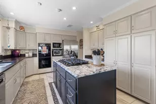 905 Crowley Rd, Arlington, TX 76012 - Photo 10