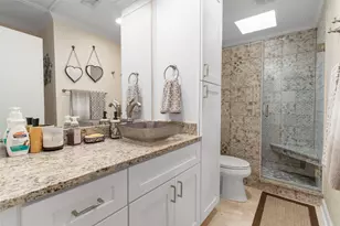 905 Crowley Rd, Arlington, TX 76012 - Photo 18