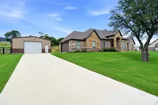 617 Bent Tree Ln, Weatherford, TX 76085 - Photo 2