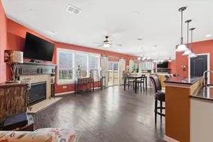 399 Dublin St, Lewisville, TX 75067 - Photo 2