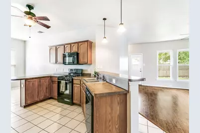 9941 Northgate Drive, McKinney, TX 75072 - Photo 4