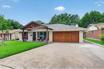 527 Falling Leaves Drive, Duncanville, TX 75116 - Photo 2