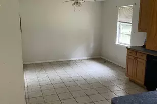 536 Tarrant Ave, Burleson, TX 76028 - Photo 2