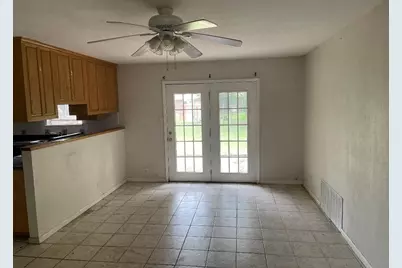 536 Tarrant Avenue, Burleson, TX 76028 - Photo 6