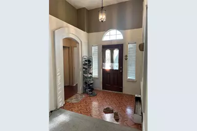 6407 Wolf Creek Court, Arlington, TX 76018 - Photo 2