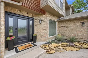 219 Navajo Trail, Lake Kiowa, TX 76240 - Photo 4