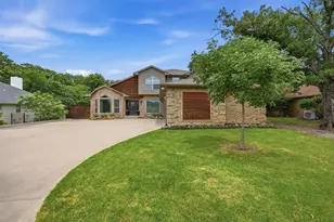 219 Navajo Trail, Lake Kiowa, TX 76240 - Photo 2