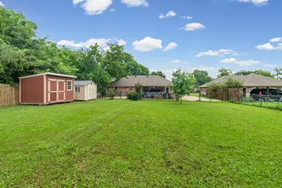 712 S Grand Street, Wolfe City, TX 75496 - Photo 34