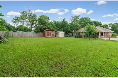 712 S Grand Street, Wolfe City, TX 75496 - Photo 32