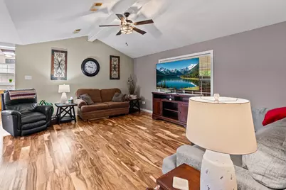 712 S Grand Street, Wolfe City, TX 75496 - Photo 8