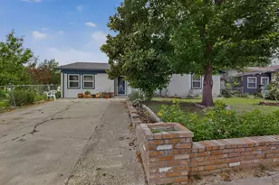 12207 Queen Dr, Balch Springs, TX 75180 - Photo 2