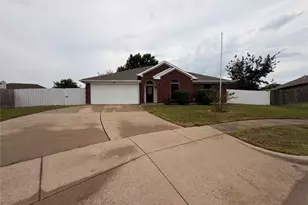2131 Post Wood Ln, Arlington, TX 76018 - Photo 2