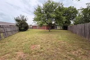 2131 Post Wood Ln, Arlington, TX 76018 - Photo 20
